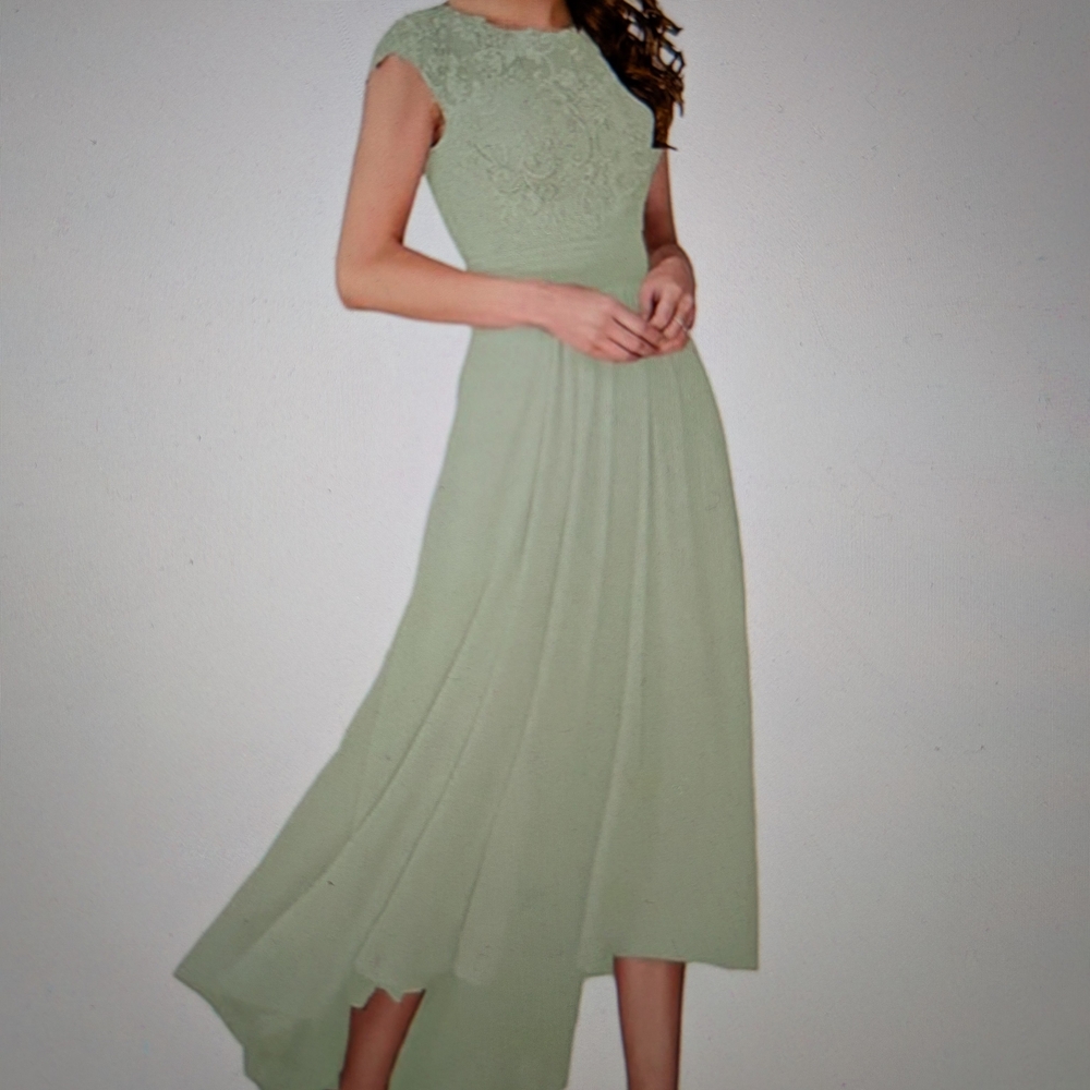 Elegant Green Lace Evening Dress